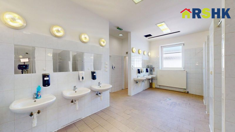 Pronájem komerčních prostor 235–470 m&sup2;