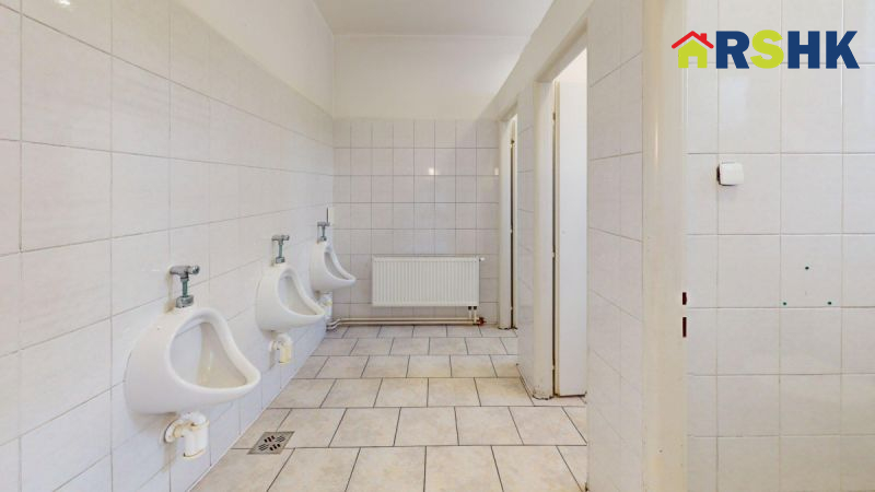 Pronájem komerčních prostor 235–470 m&sup2;