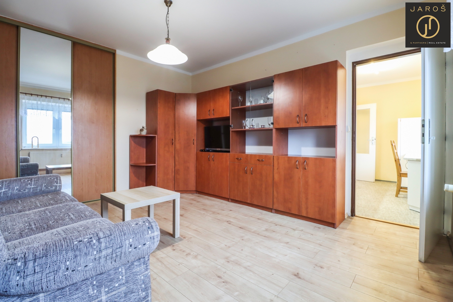 8EEA7AE6-B51A-44E3-AC11-623D226CD376