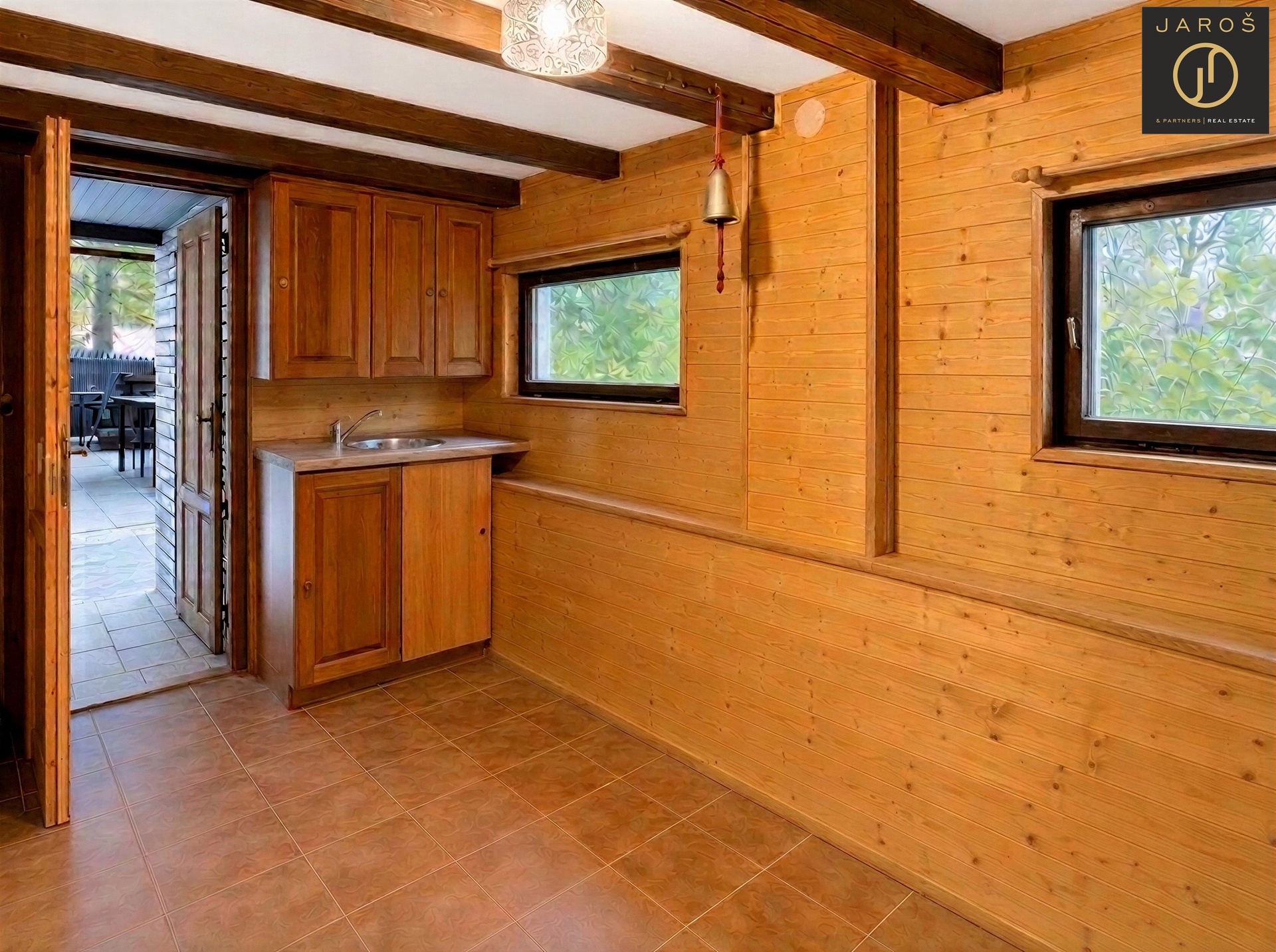 unsorted-kitchen-hd-5bc7ac48