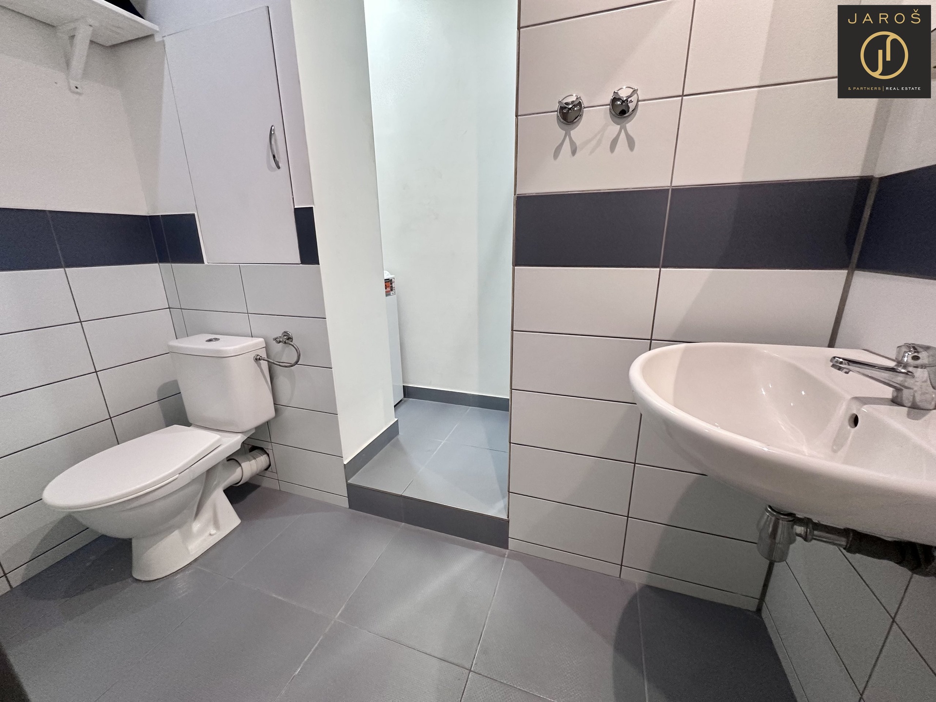 20251024_125512790_iOS