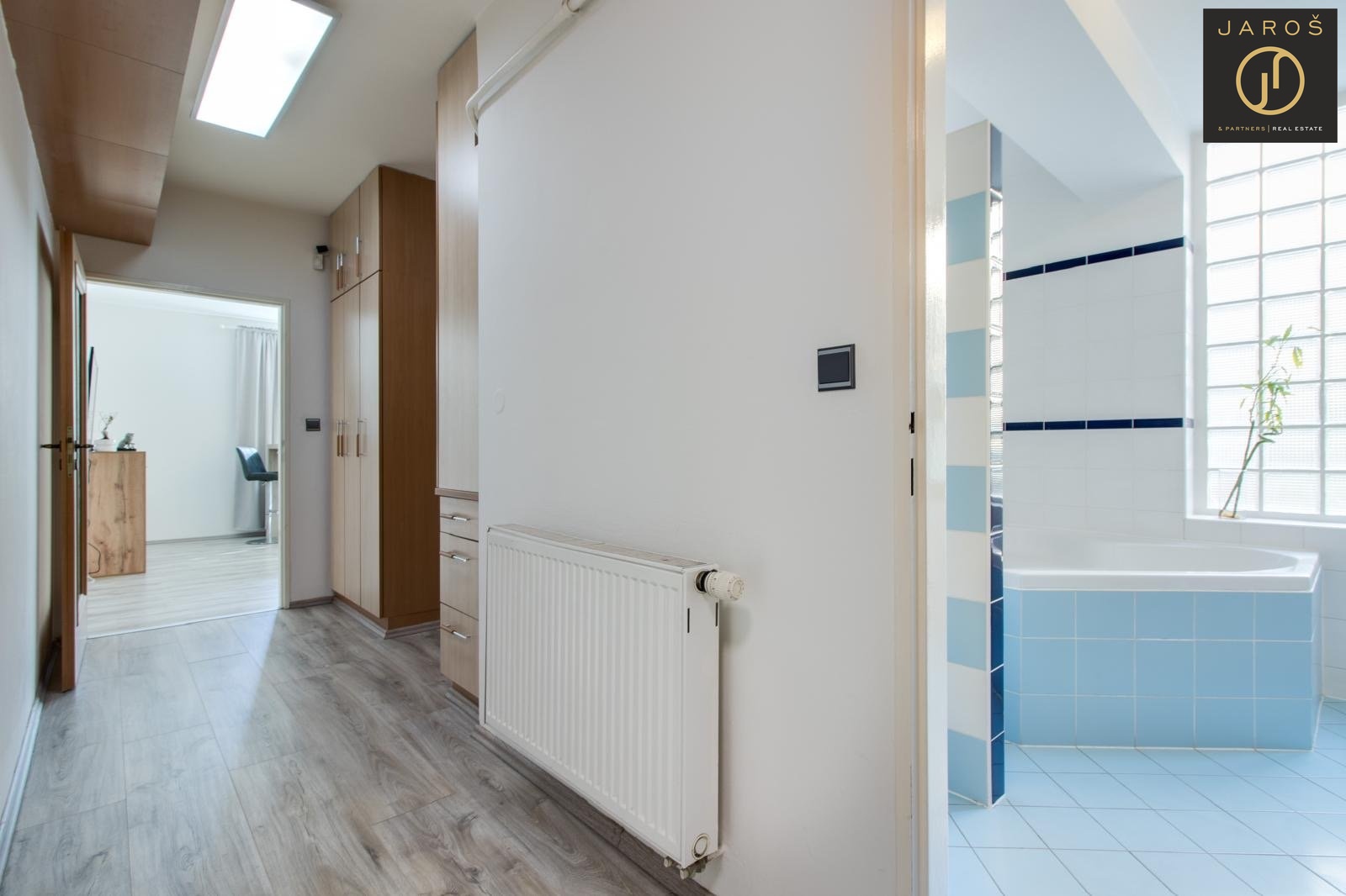 28896dfe-3fc8-4d0b-af5d-e72c0500a933 2