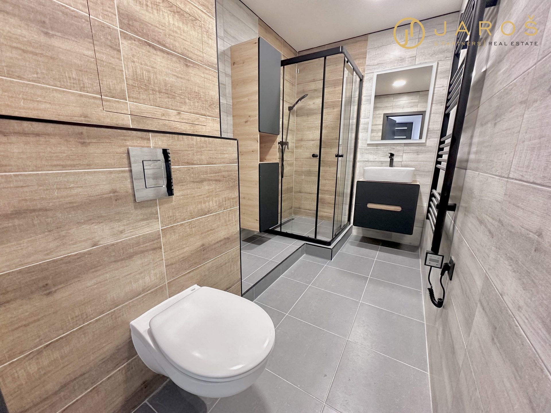 20250807_093603486_iOS