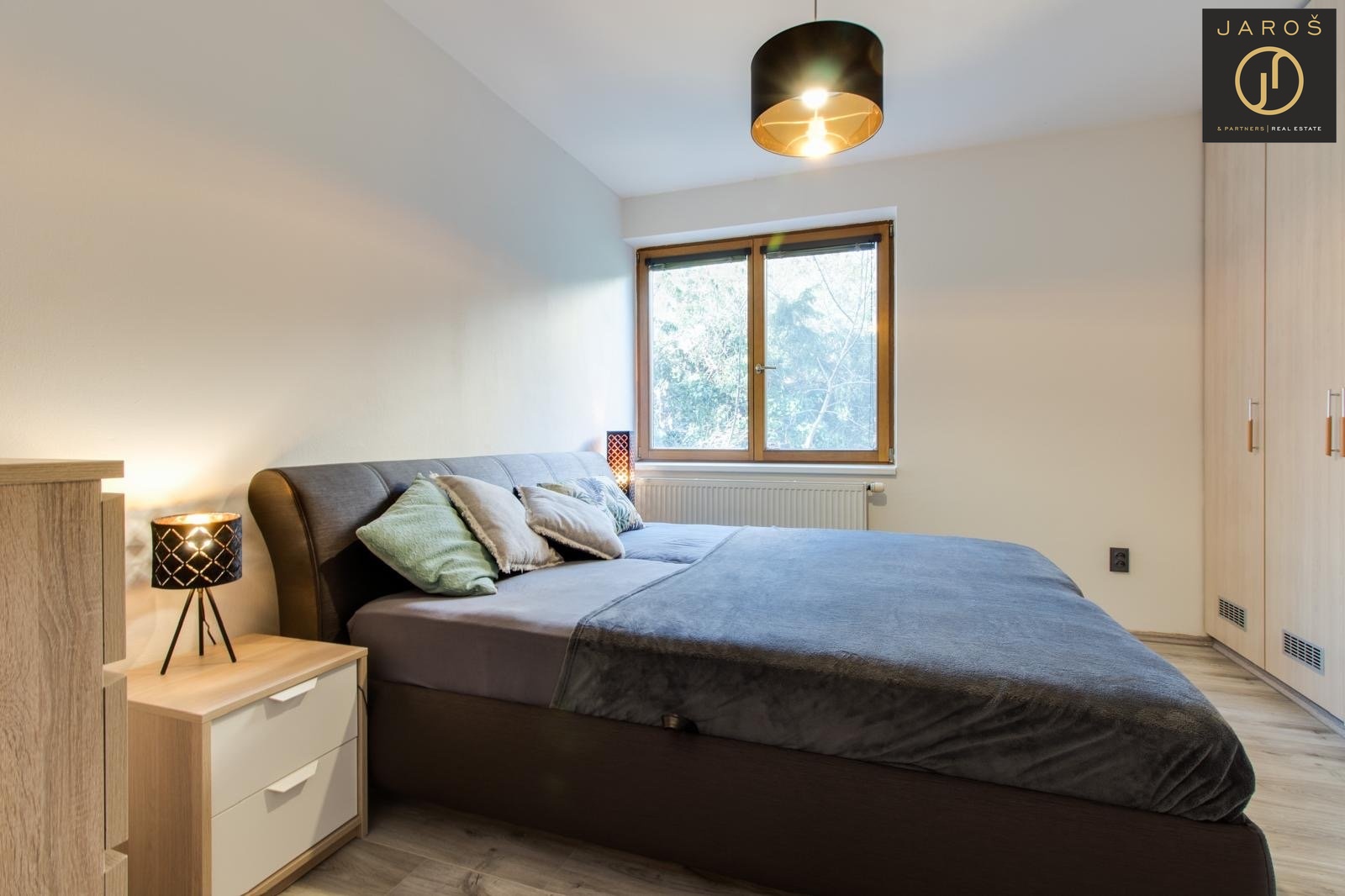 f6f9a235-d254-4a87-a211-ecccbc328895 2