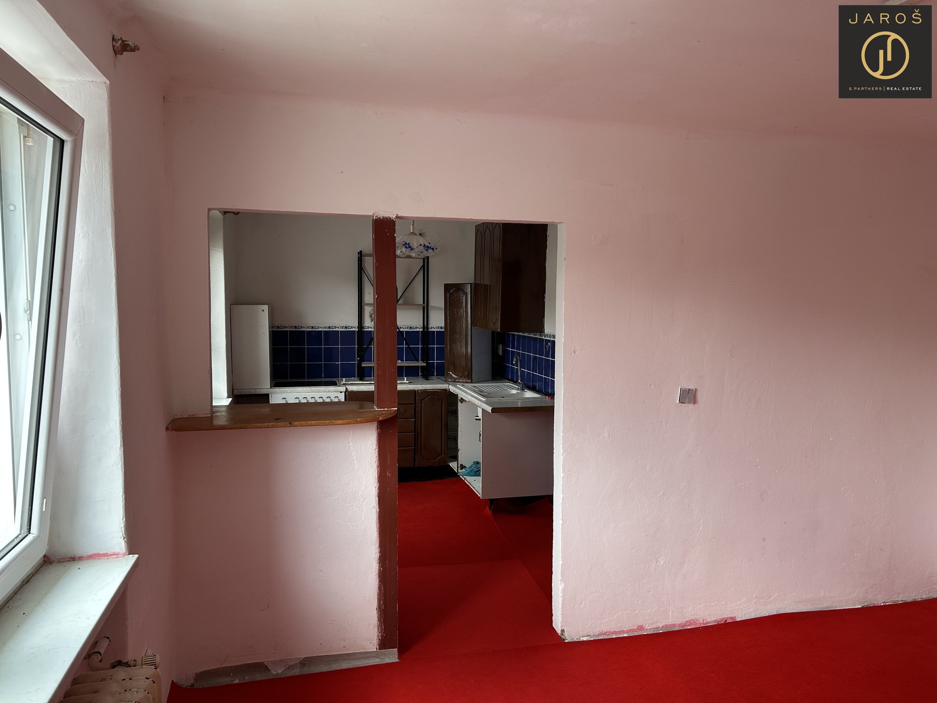 16AC63A2-40A9-45FD-A2B2-407735DA9243