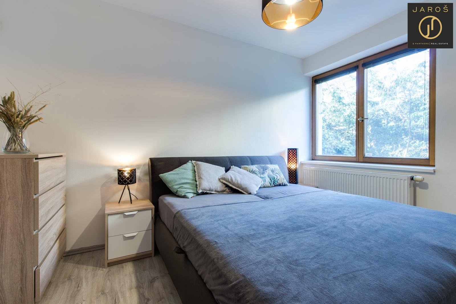 818b5878-aa88-4bc3-a2d7-7048ae9d7674 2