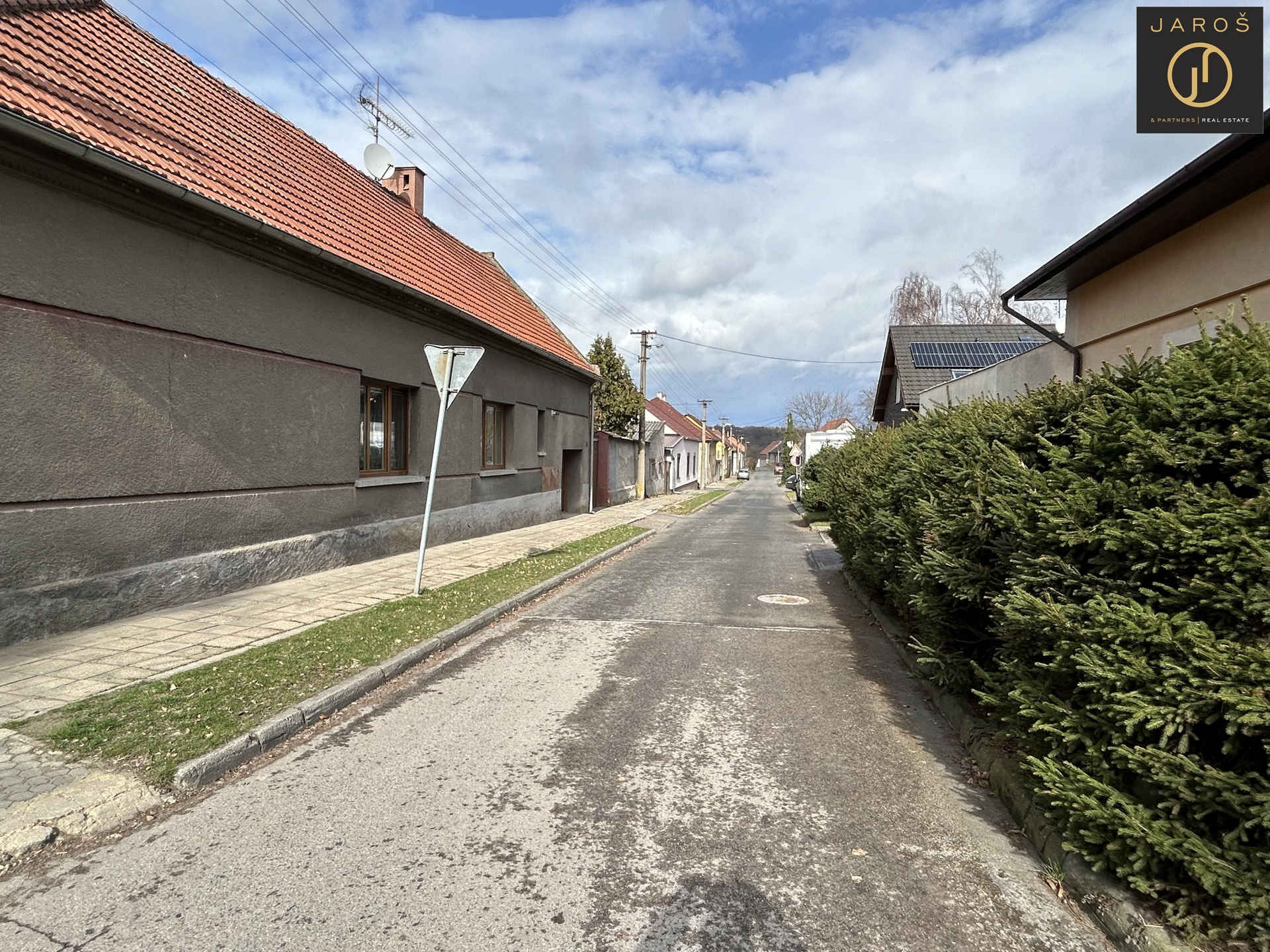 804F7D78-76D3-4D54-BE67-CE252D44161D