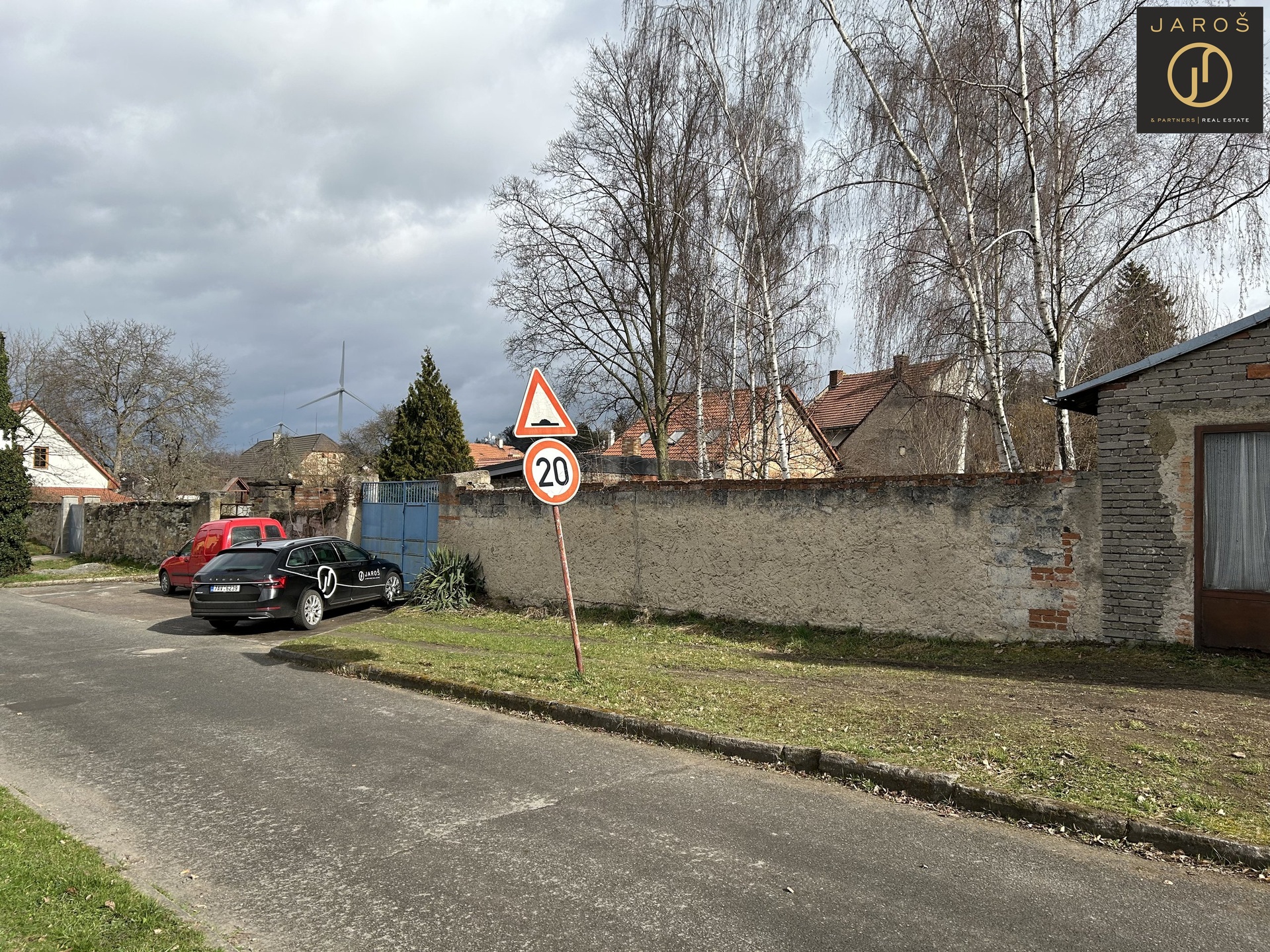 B8CAA6A0-03F2-48D5-A422-CB8E35CE9452