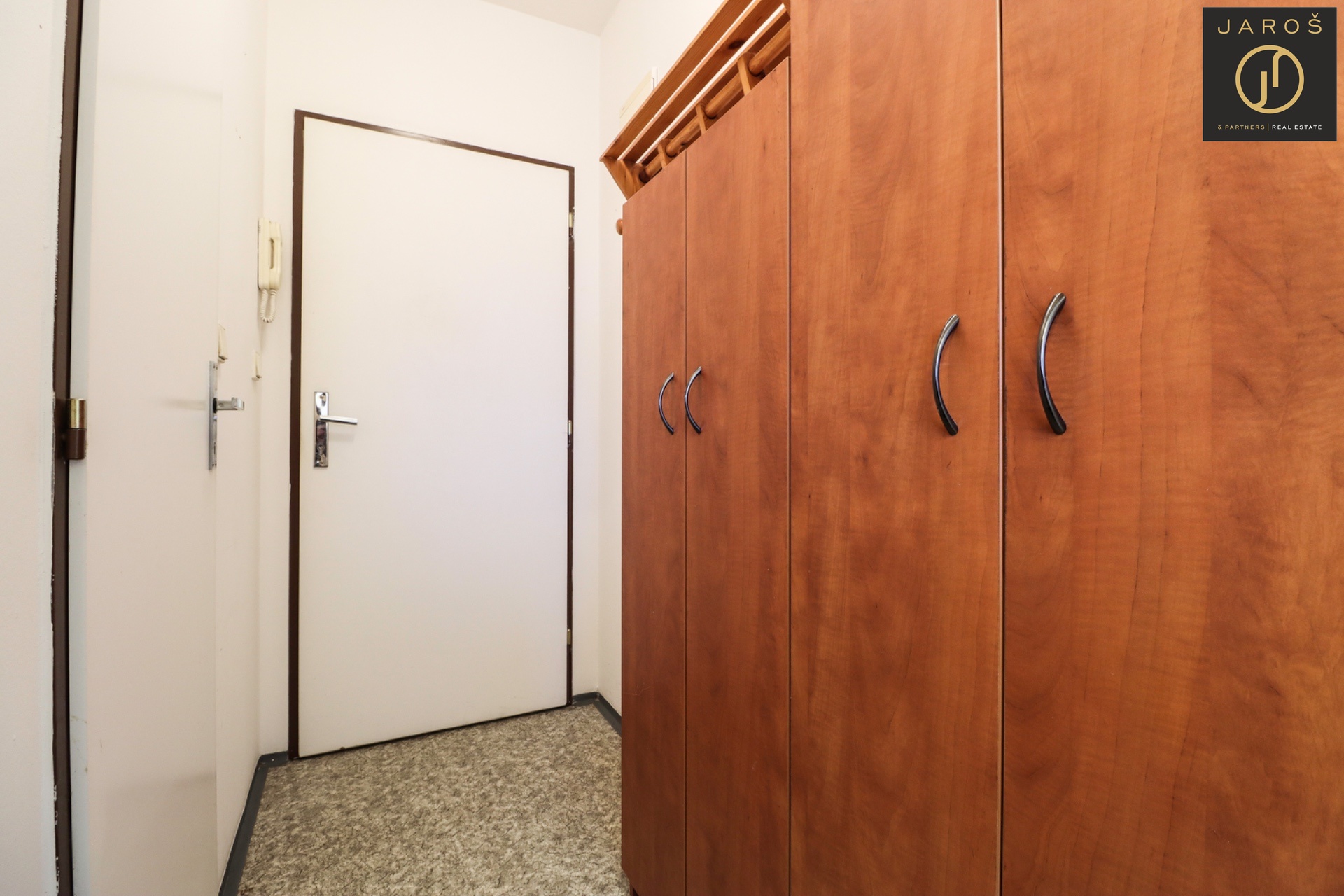 62265B32-55F5-4FD0-A216-B7C6C5EFD245