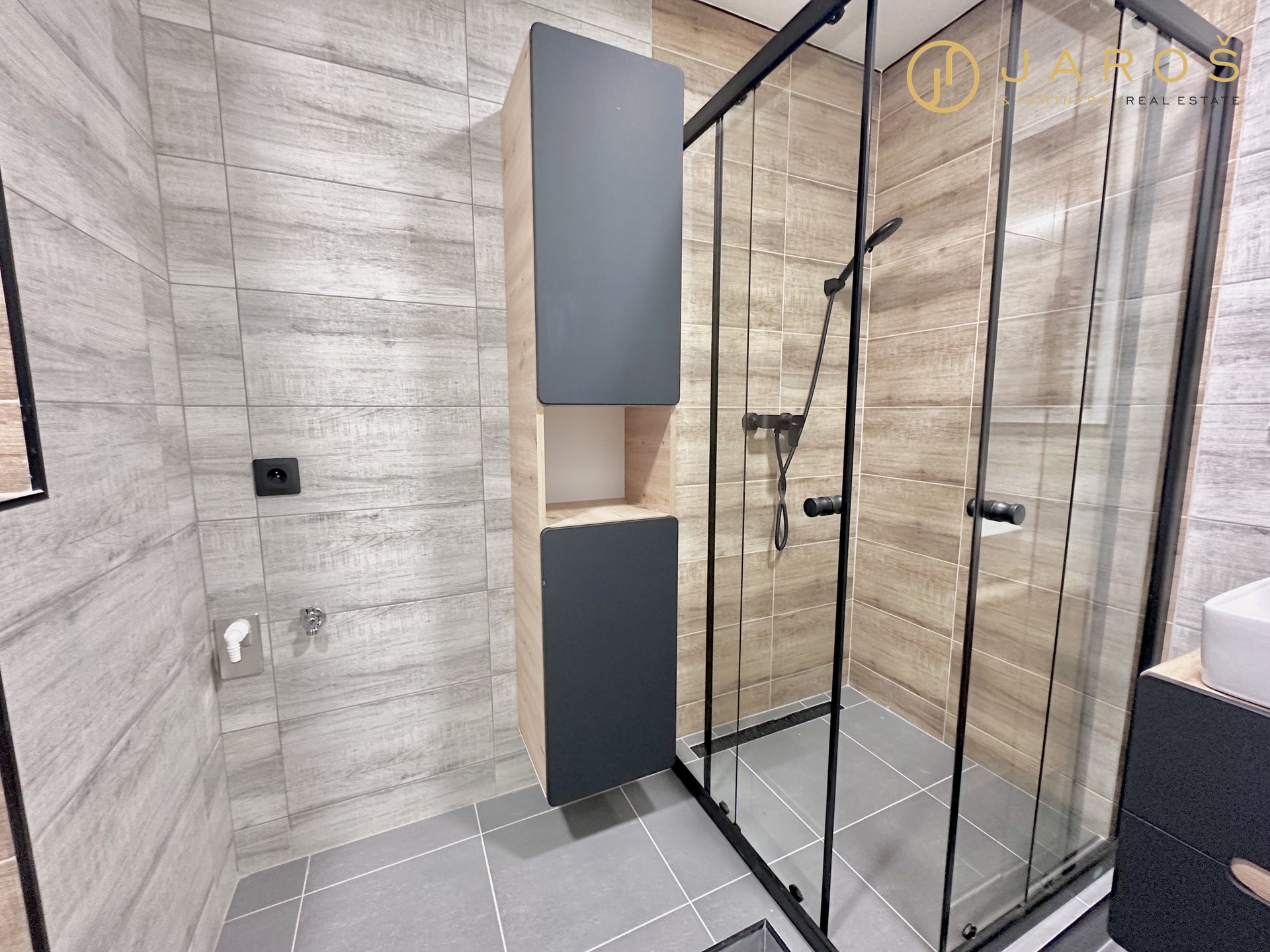 20250807_093545491_iOS