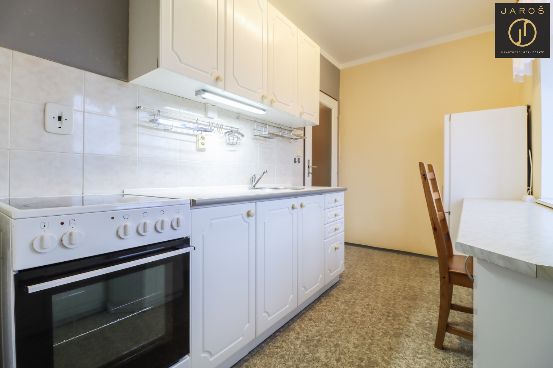 14979B9B-8C82-45AF-96E6-AB7221B8A49D