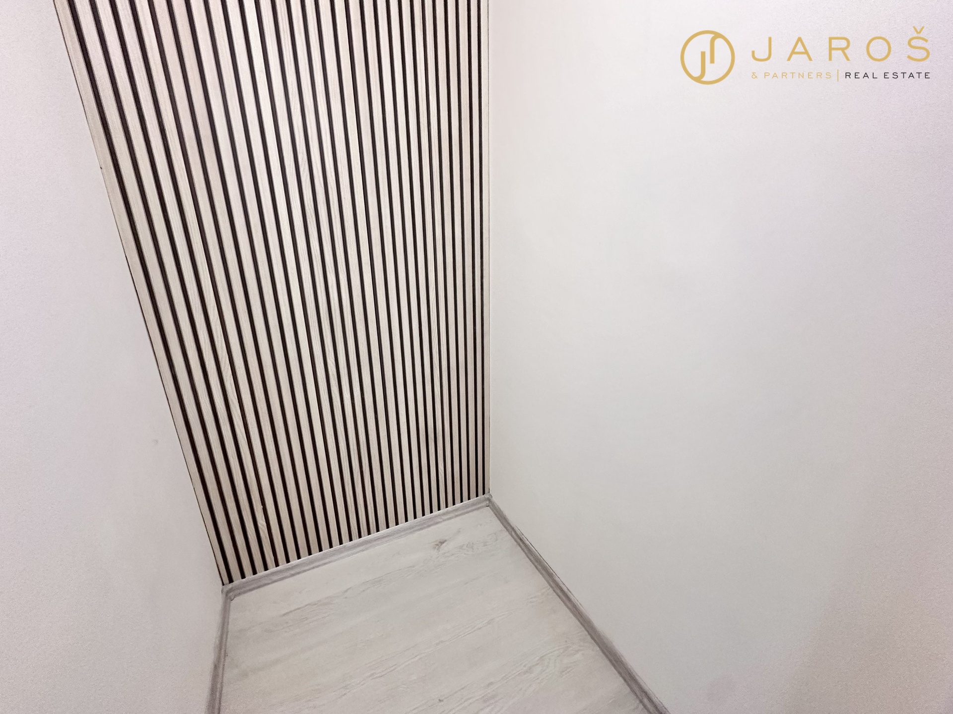 20250807_093700165_iOS