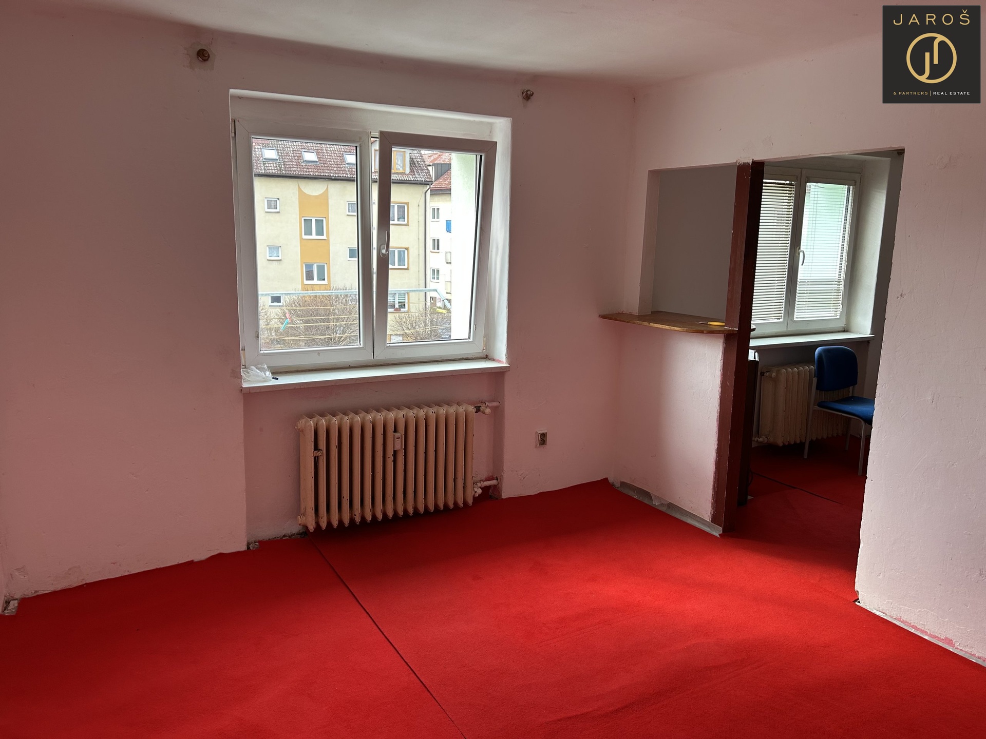 0BDCF8E7-5110-4C27-BCDA-F9755D71F3DB