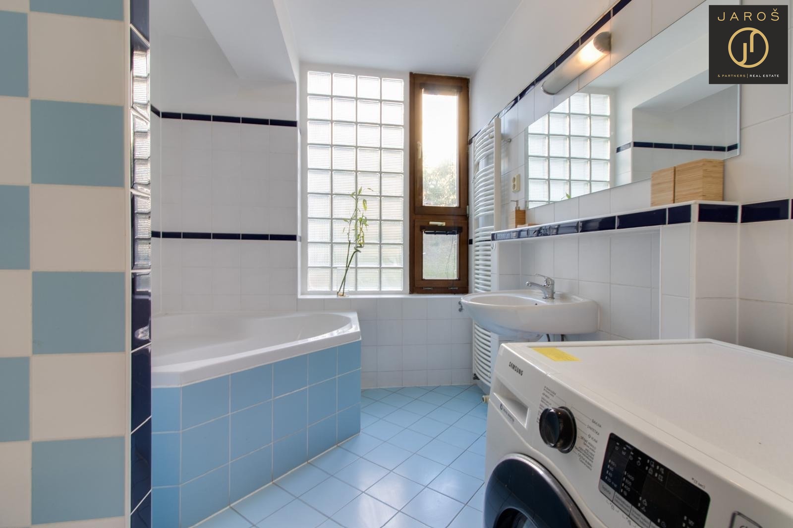 59add8ba-c4ce-44ad-8d73-a7bf87d6572d 2