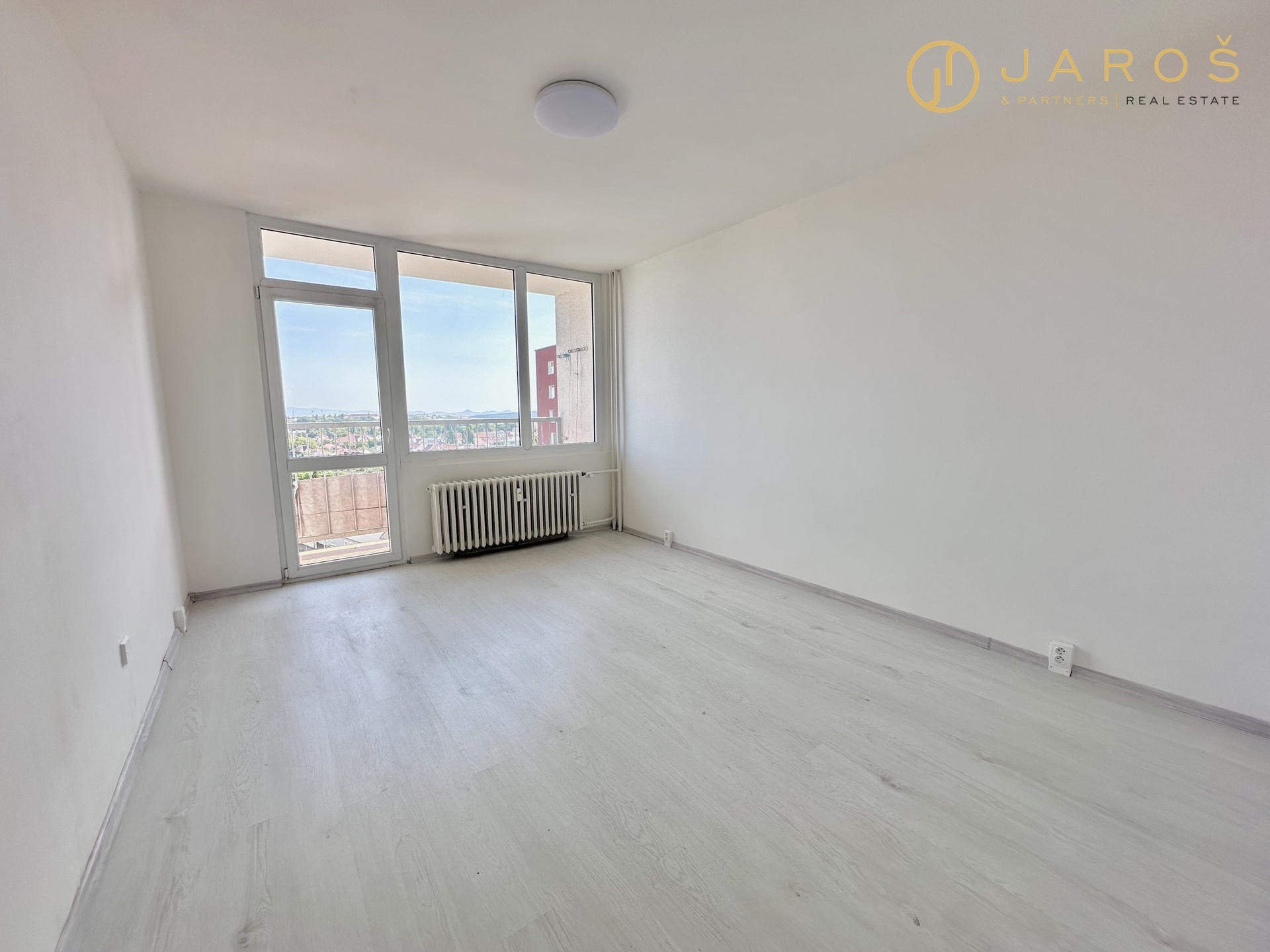 20250807_093718360_iOS