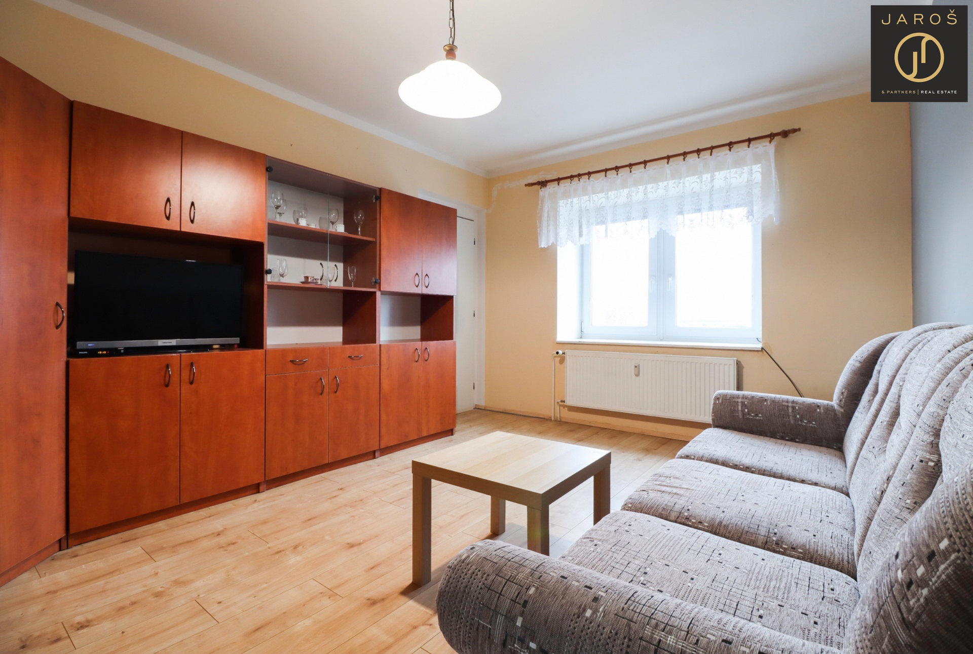 4DA1DC28-78C7-4BD3-B1F6-42C337411B2C