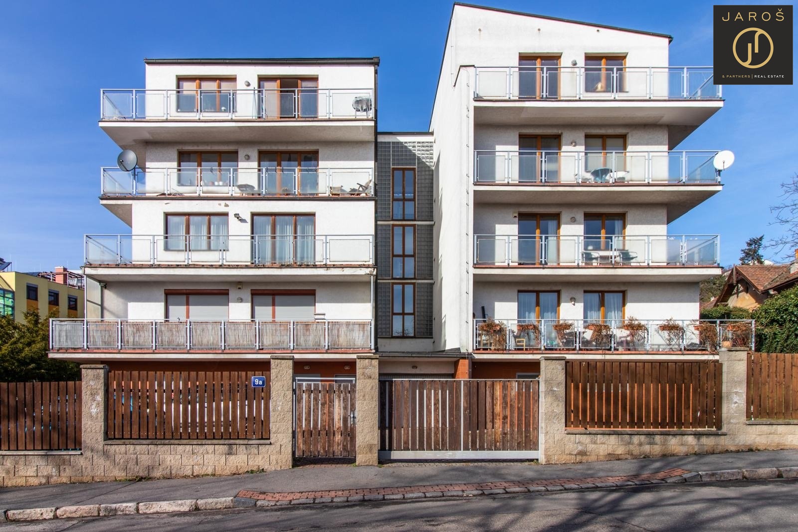 8341f065-024f-402e-ae13-b5f739be3fcc 2