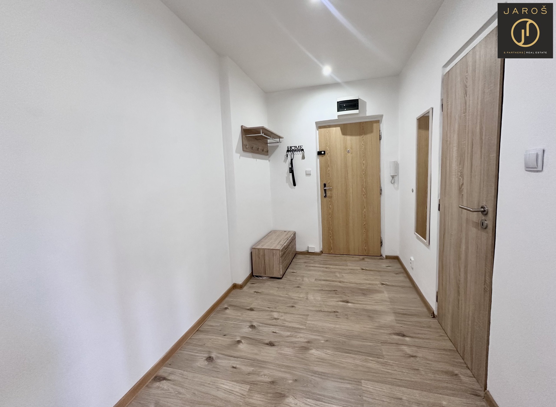 20251024_125809705_iOS