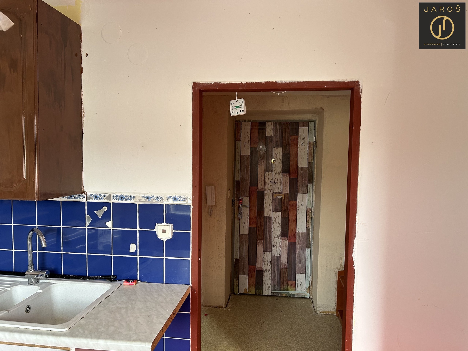 9D1A795B-BCB6-4134-87D4-94722BC2E7E8