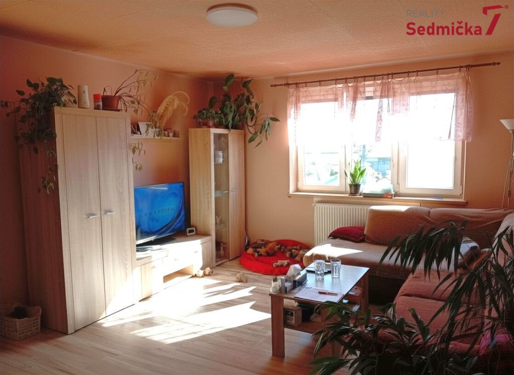 f50a86a3-0318-41b4-a2e5-b2ec46397517