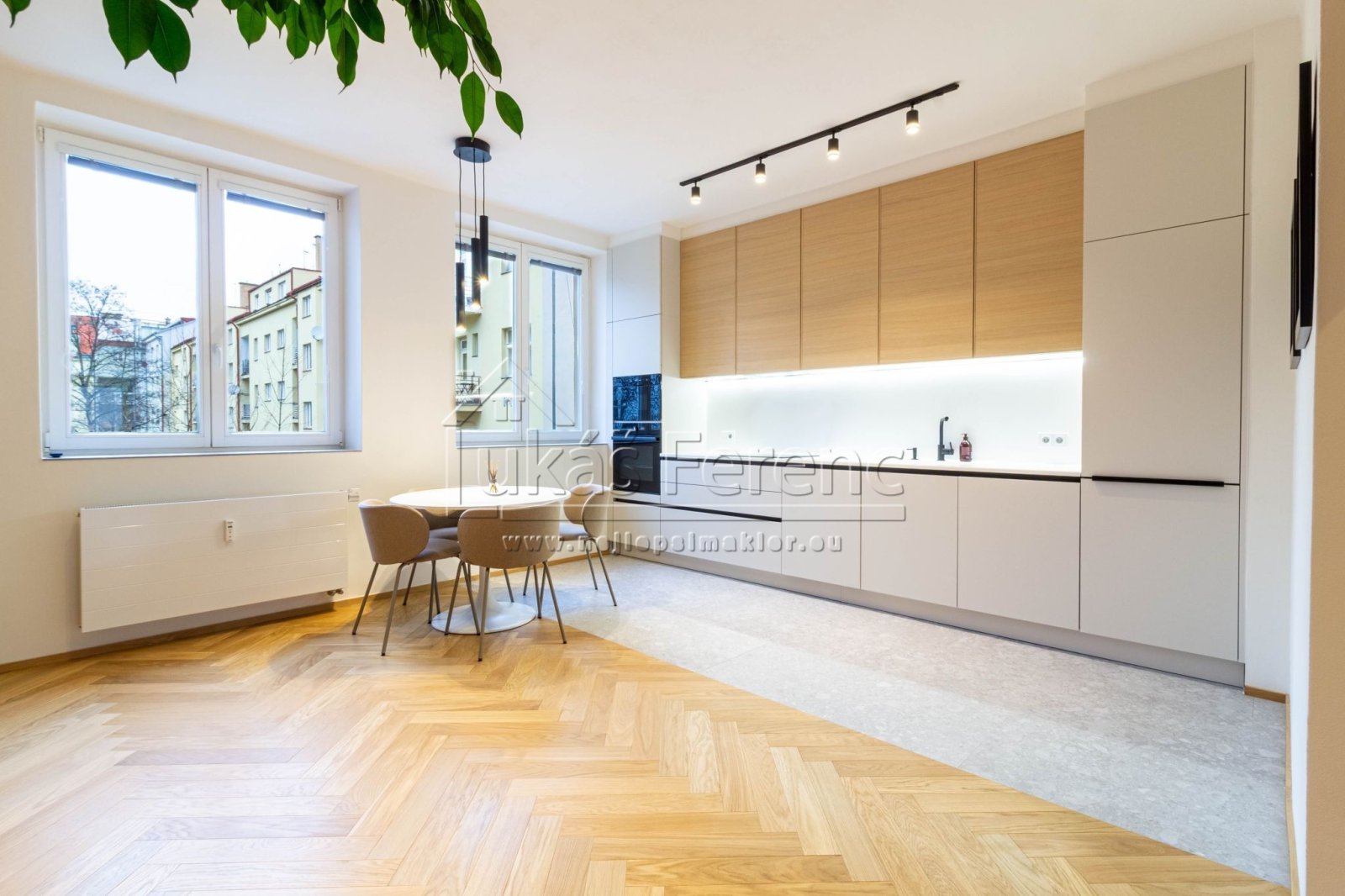 Pronájem bytu, 2+kk, 60 m&sup2;, Lotyšská, Praha -