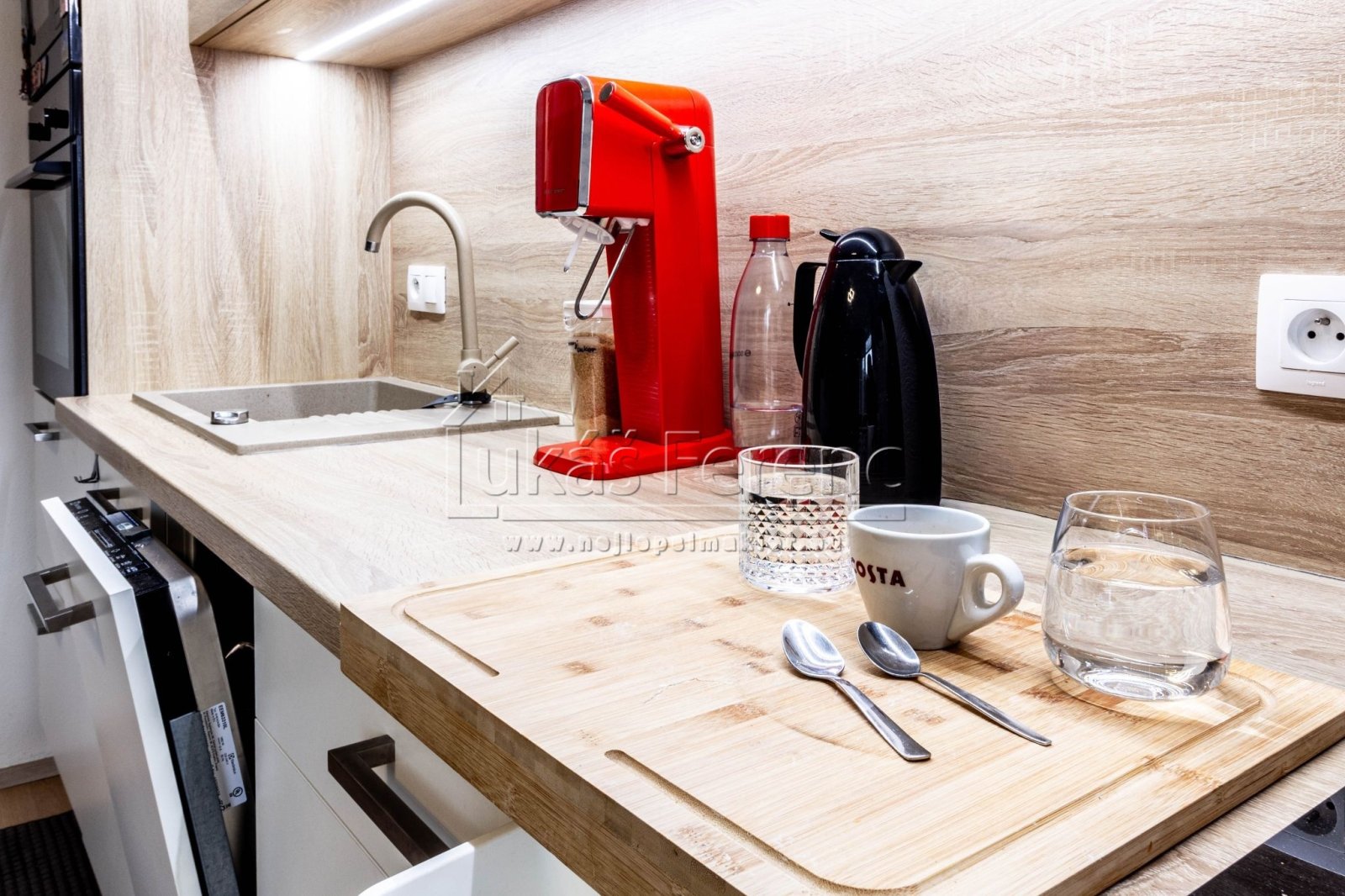 Pronájem, byt 2+kk, Pšeničná, Hostivice-1-4.jpg