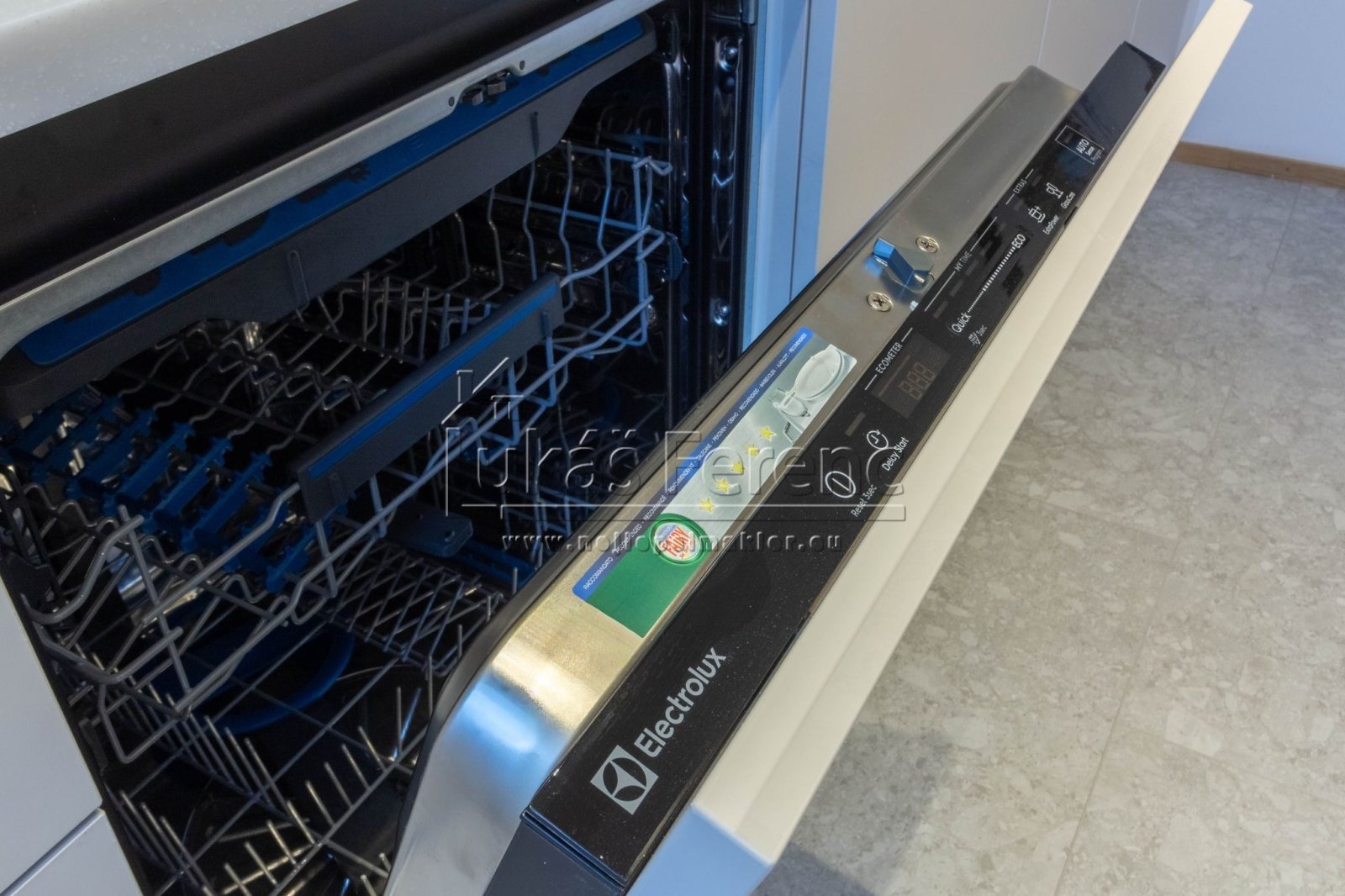 Pronájem bytu, 2+kk, 60 m&sup2;, Lotyšská, Praha -