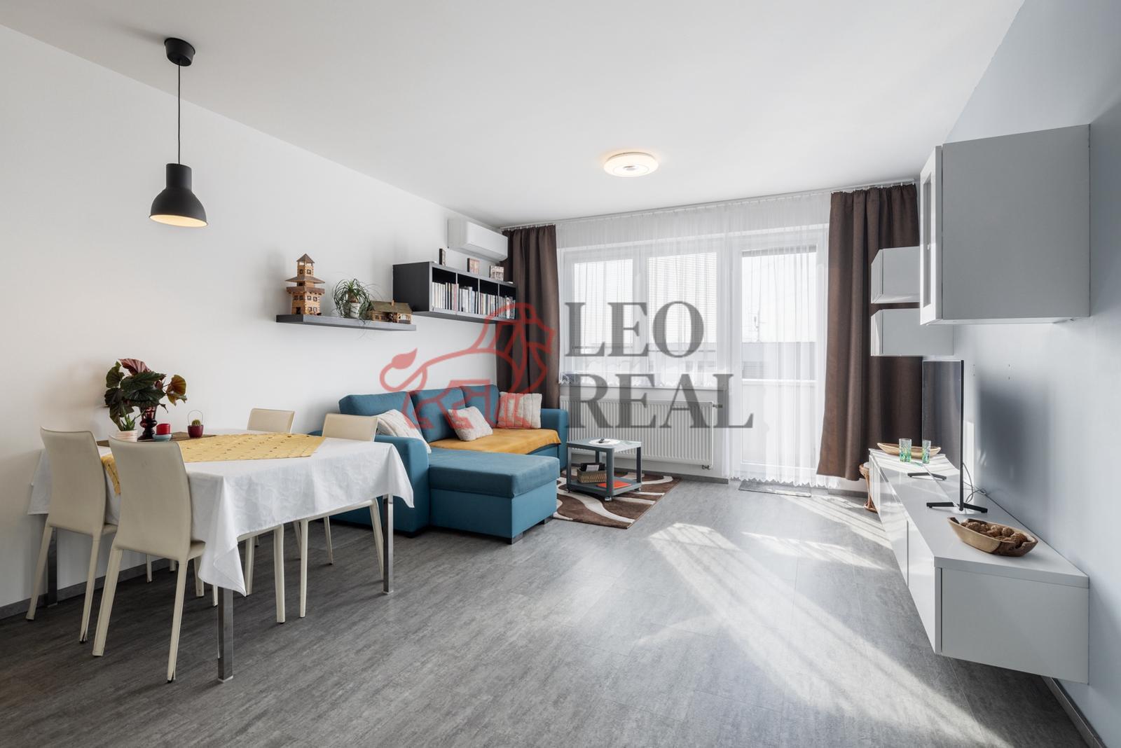 WhatsApp Image 2025-10-21 at 14.22.16 (1).jpeg