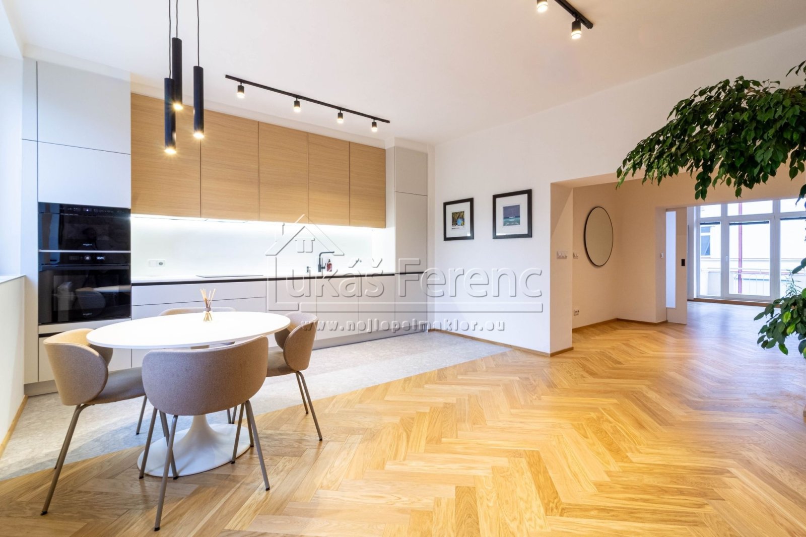 Pronájem bytu, 2+kk, 60 m&sup2;, Lotyšská, Praha -