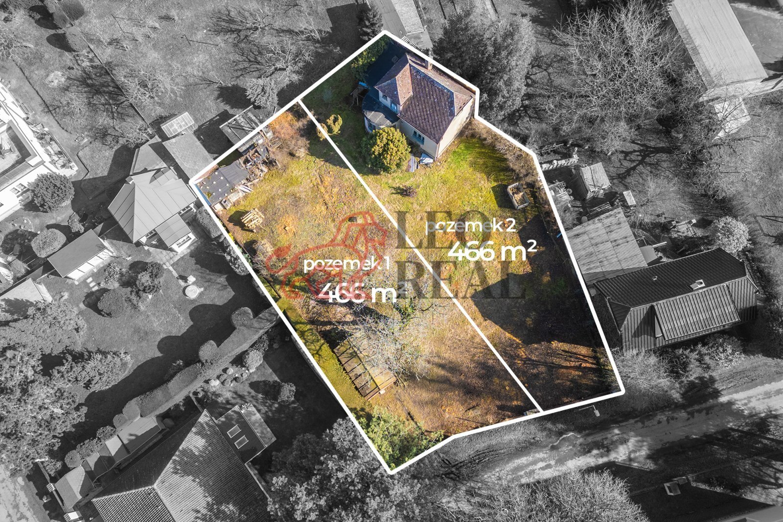 Pozemek, Újezd (4) hranice_pozemek 1 a pozemk 2.jpg