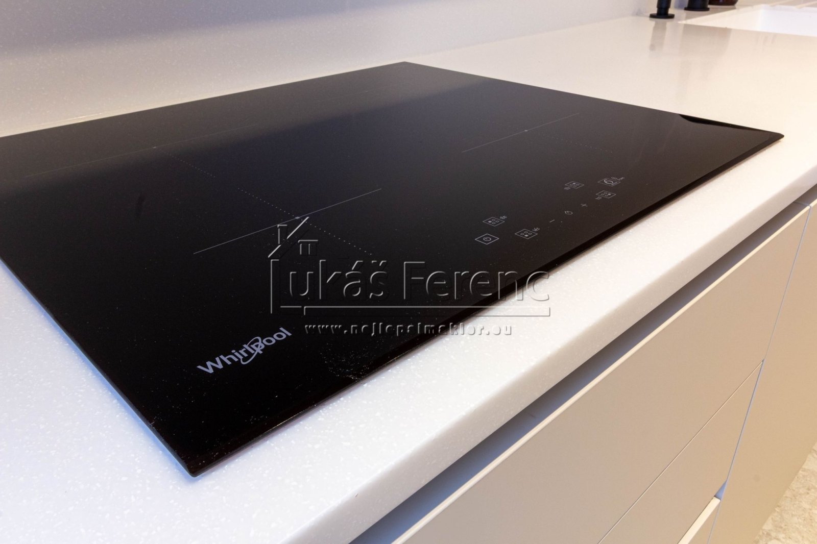 Pronájem bytu, 2+kk, 60 m&sup2;, Lotyšská, Praha -