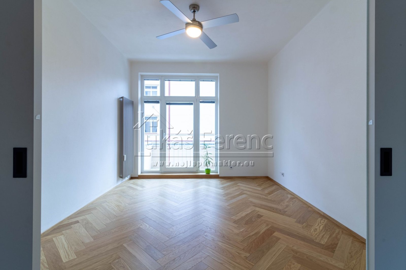 Pronájem bytu, 2+kk, 60 m&sup2;, Lotyšská, Praha -