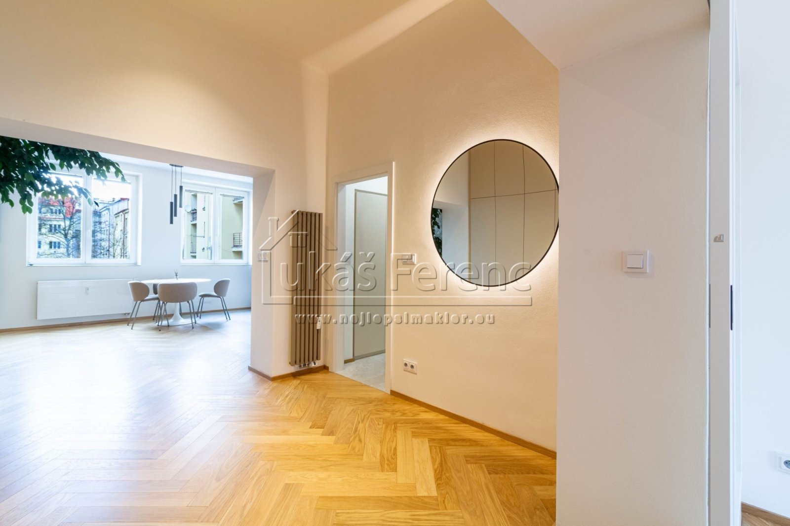 Pronájem bytu, 2+kk, 60 m&sup2;, Lotyšská, Praha -