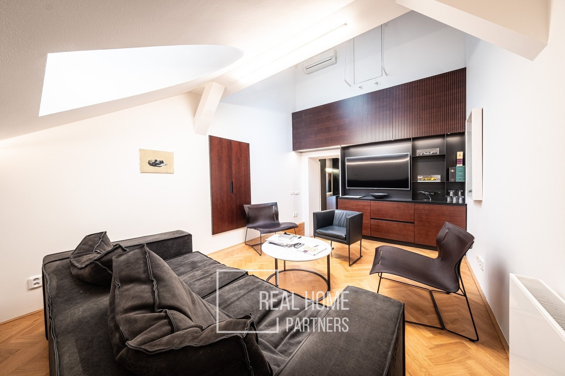 pronajem-reprezentativnich-kancelarskych-prostor-brno-pisarky-782-m2-terasa-139m2-zahrada-672a6c