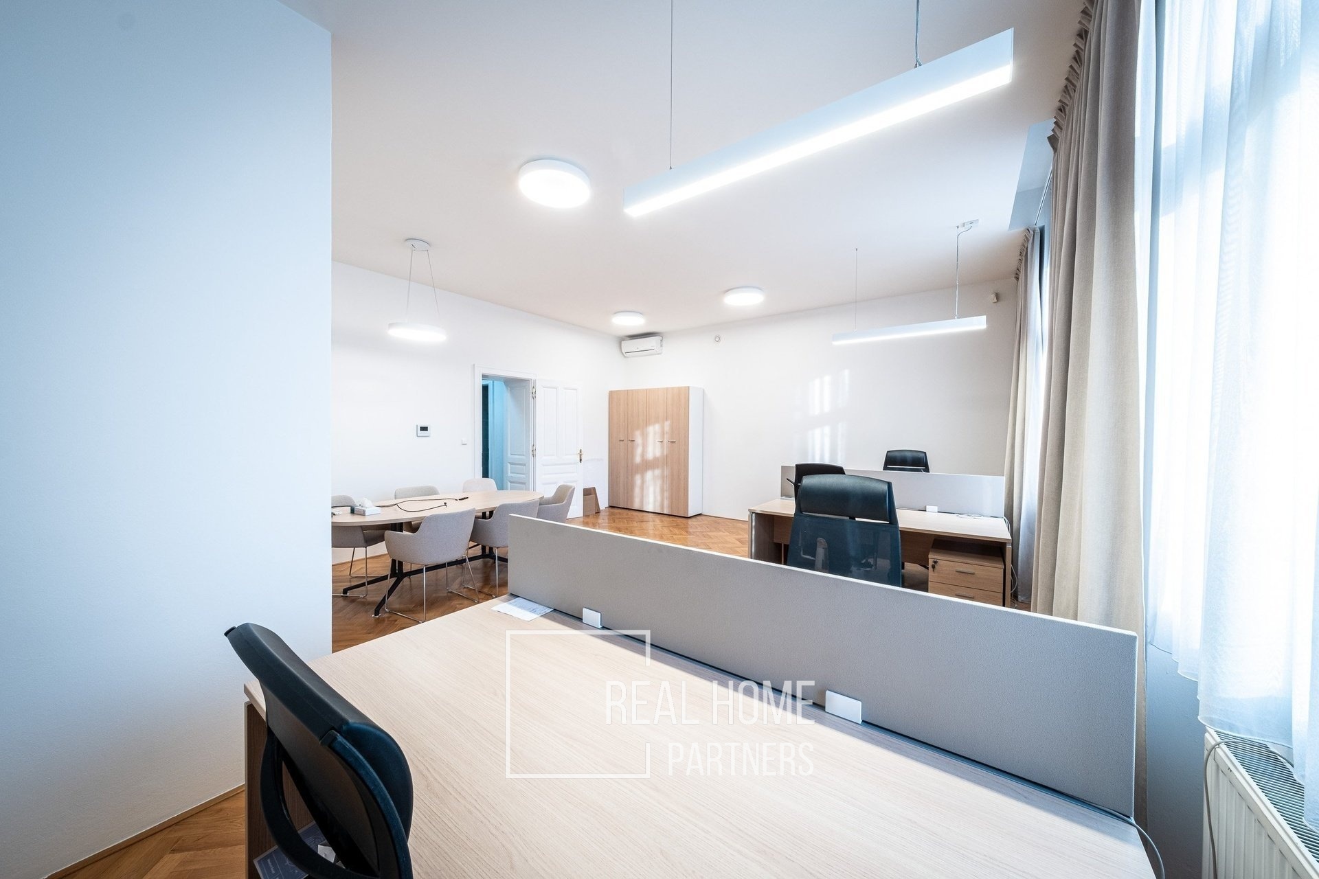 pronajem-reprezentativnich-kancelarskych-prostor-brno-pisarky-782-m2-terasa-139m2-zahrada-af5386