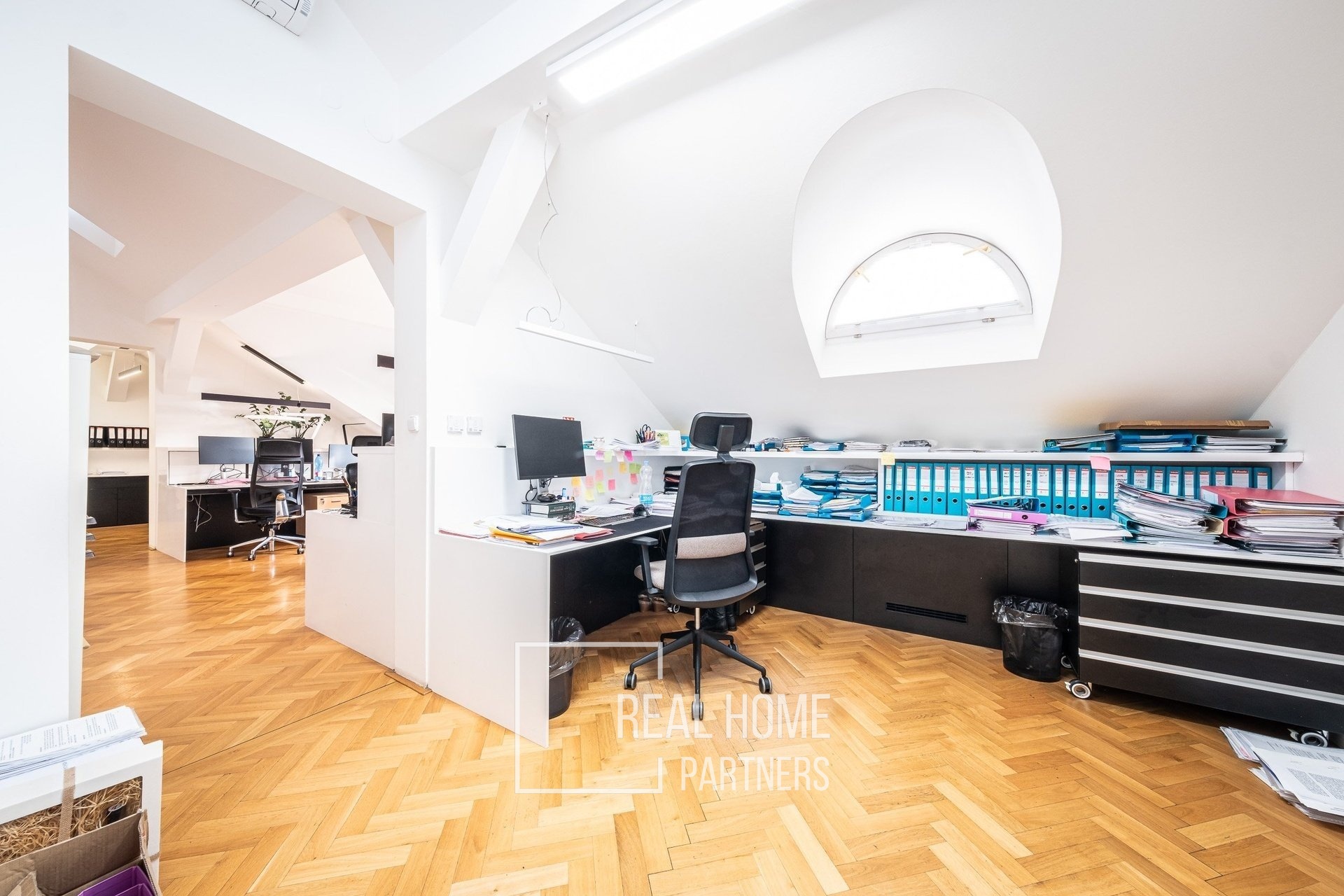 pronajem-reprezentativnich-kancelarskych-prostor-brno-pisarky-782-m2-terasa-139m2-zahrada-552672