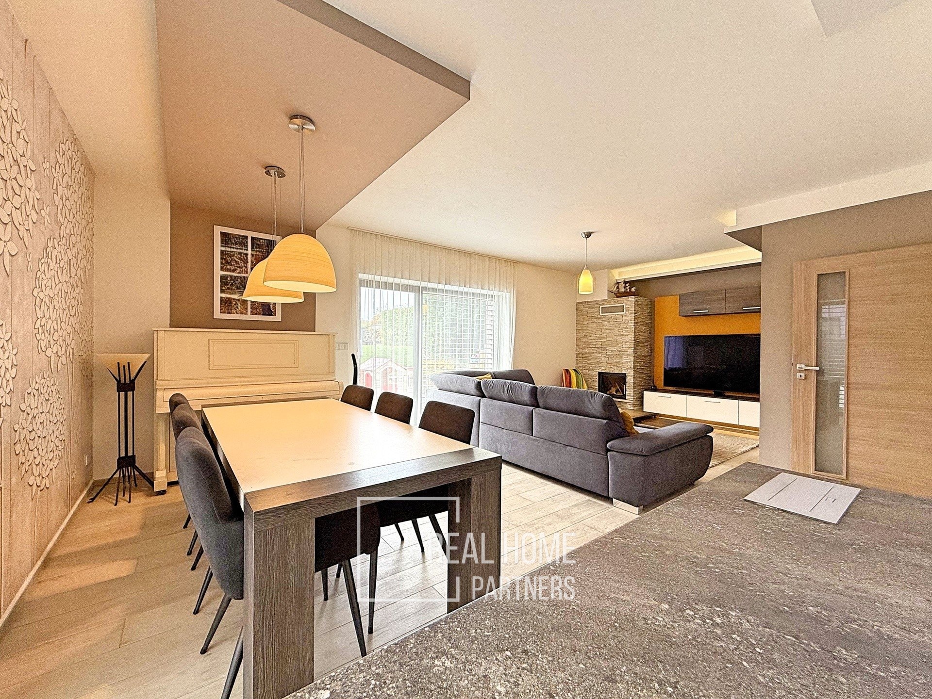 img-3780-fotor-150004