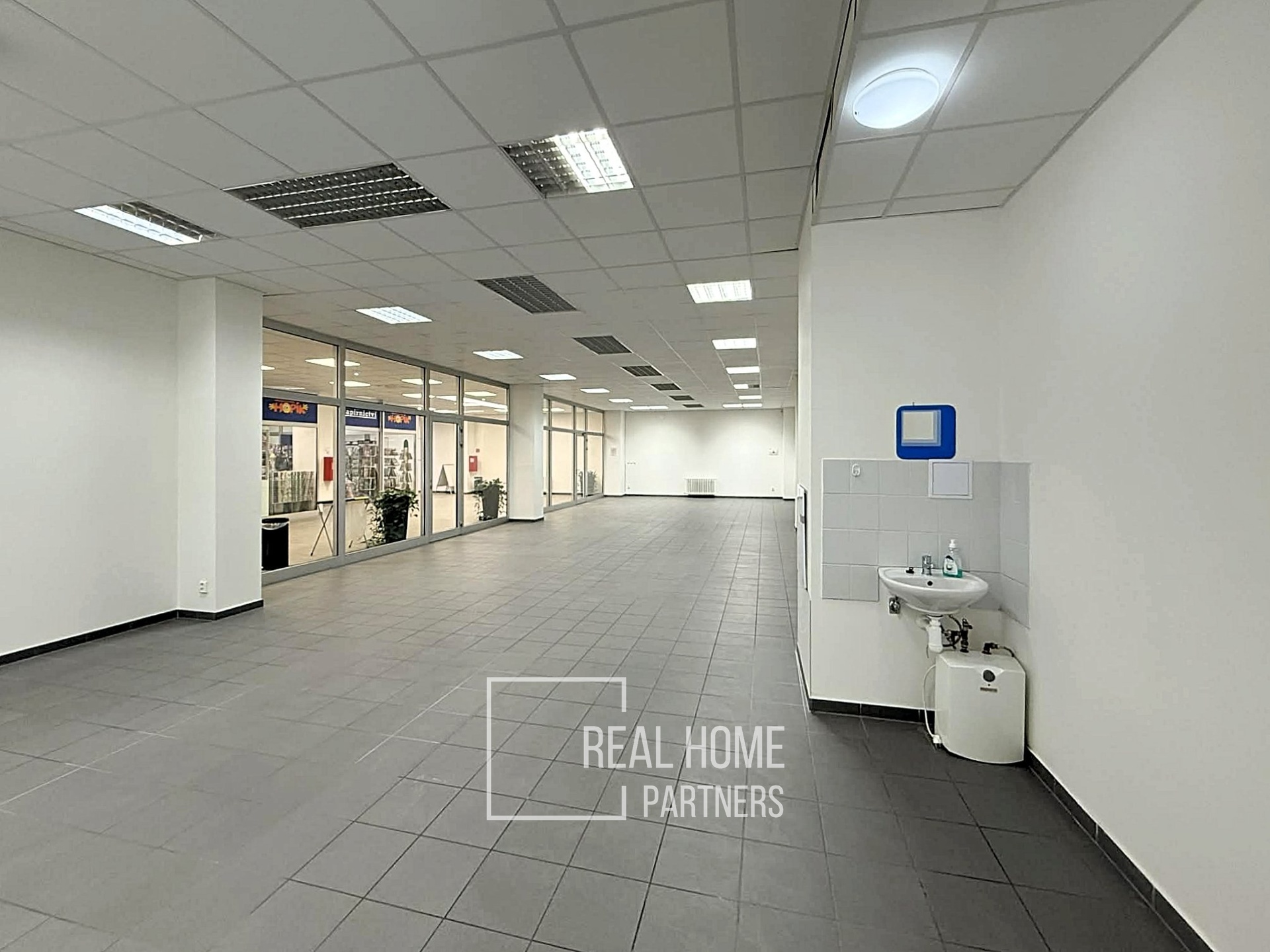 7c9615a8-1dd1-43fd-8473-e690506eddf8_Fotor