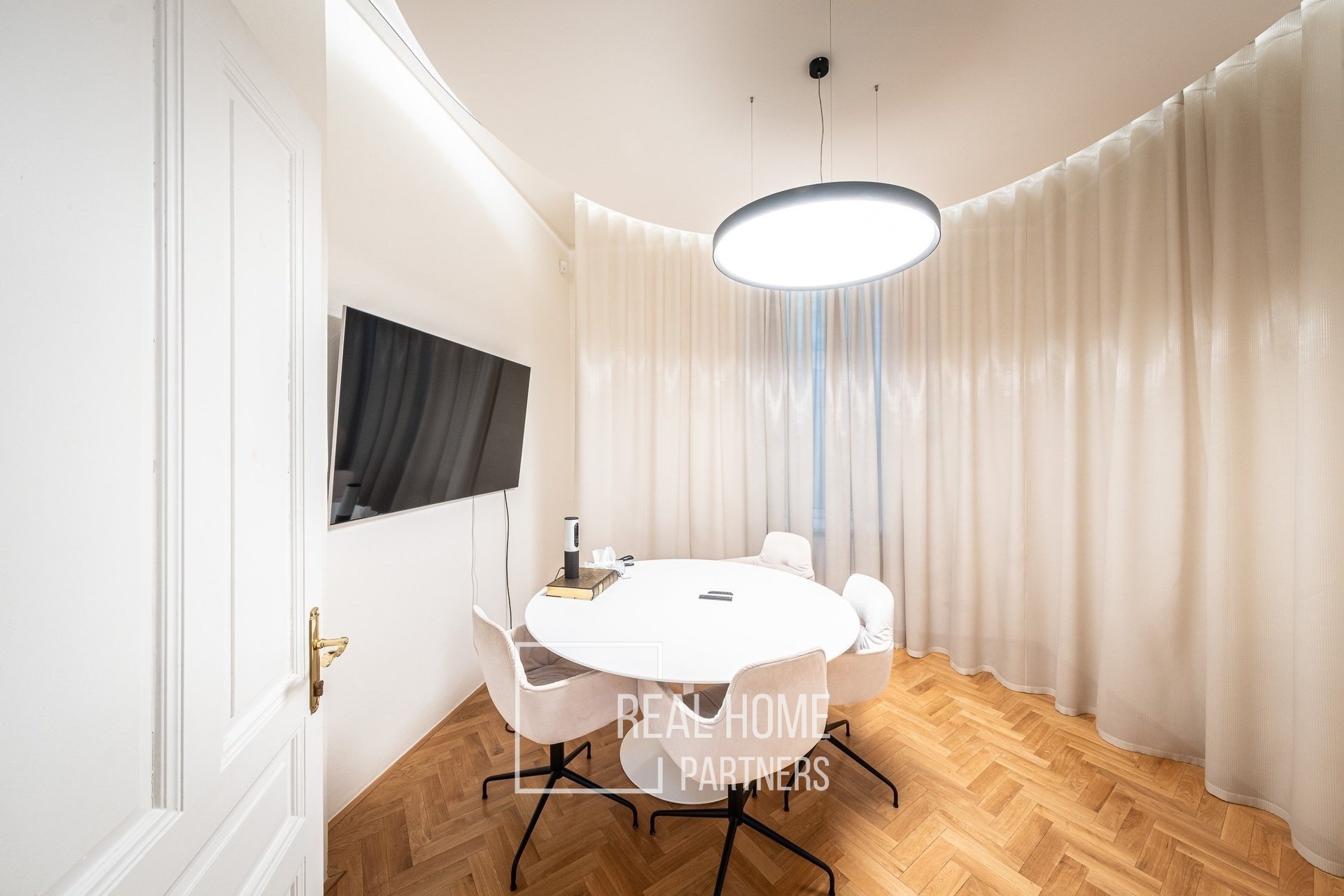 pronajem-reprezentativnich-kancelarskych-prostor-brno-pisarky-782-m2-terasa-139m2-zahrada-7d66fb