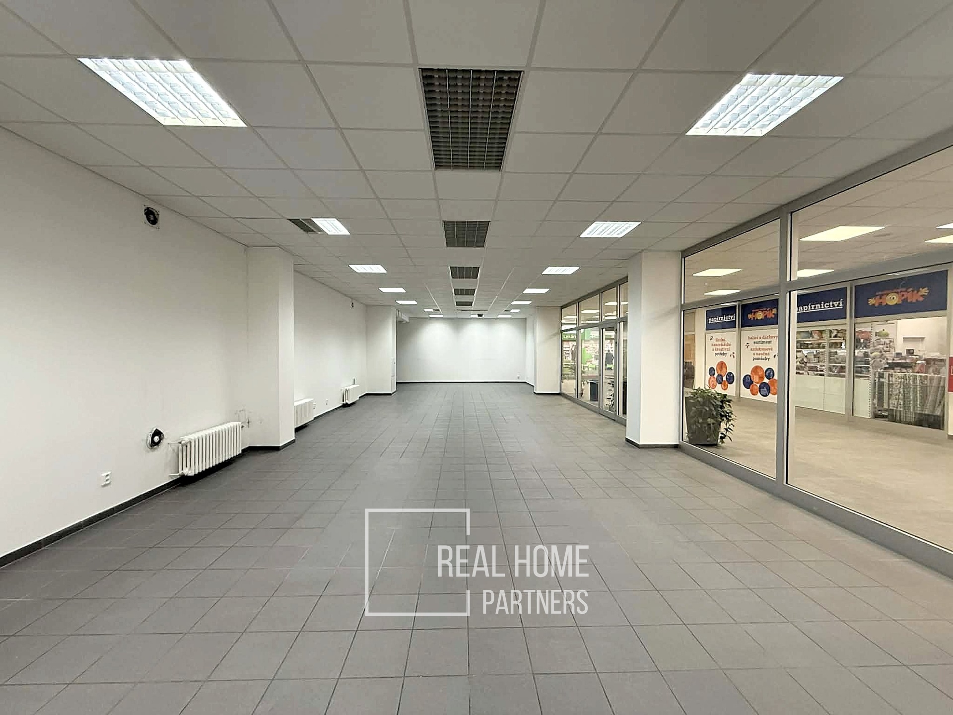 8d653335-855d-49ad-b373-74c6cb906a45_Fotor