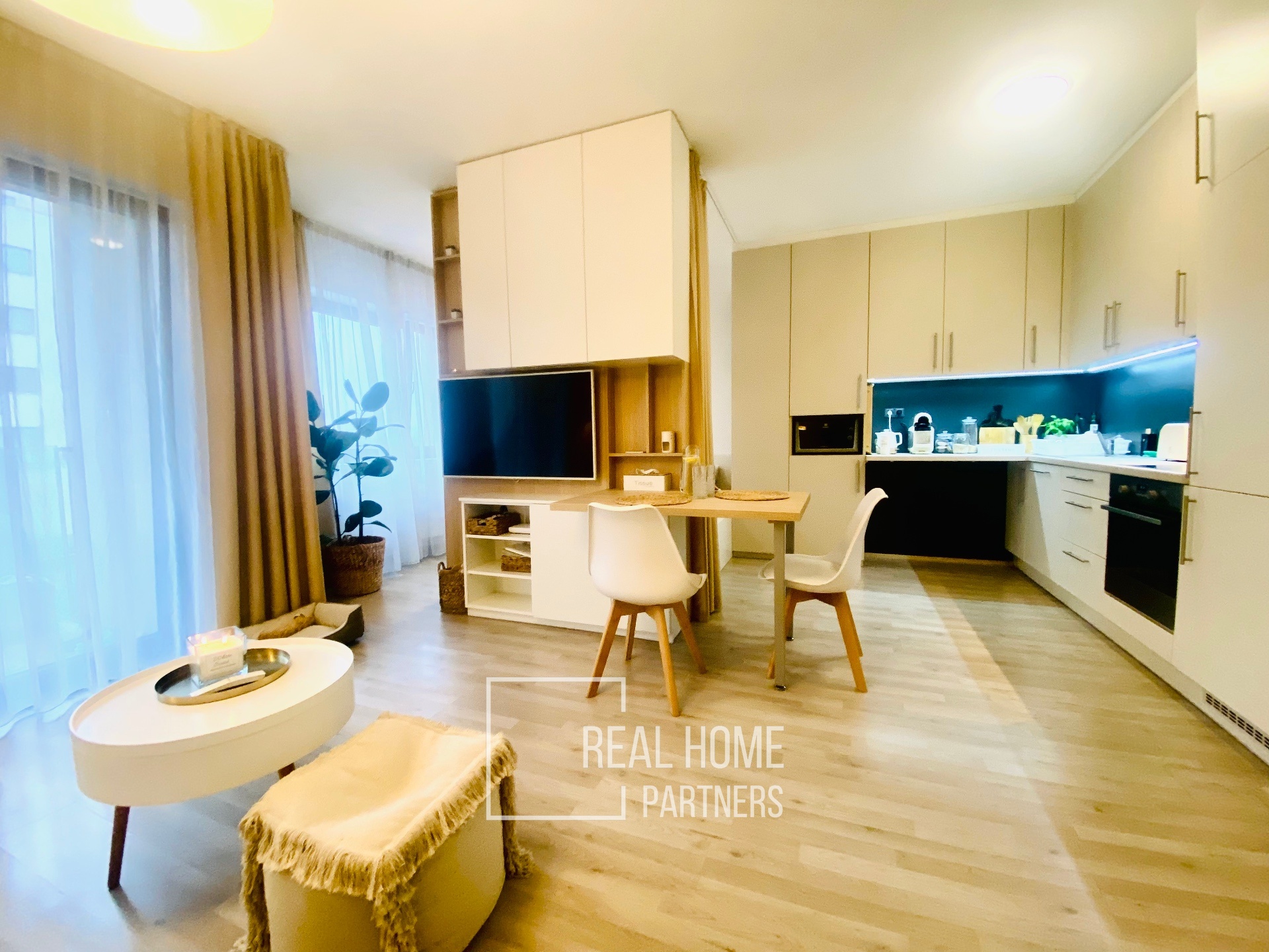 29537D4C-8F3B-4BFB-B447-86D4EAE198E2