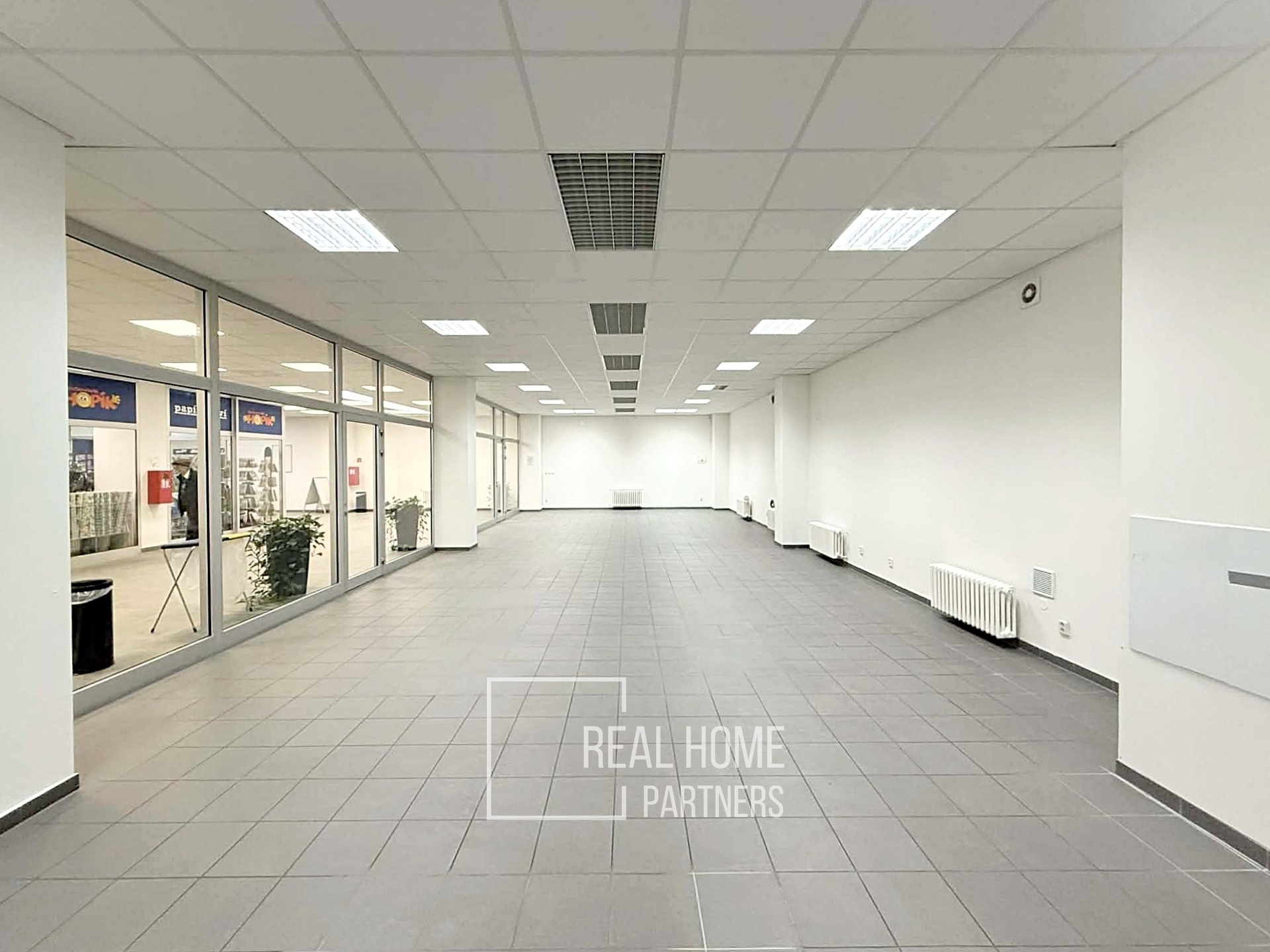 0db291ae-122a-4735-a90c-63e6120326eb_Fotor