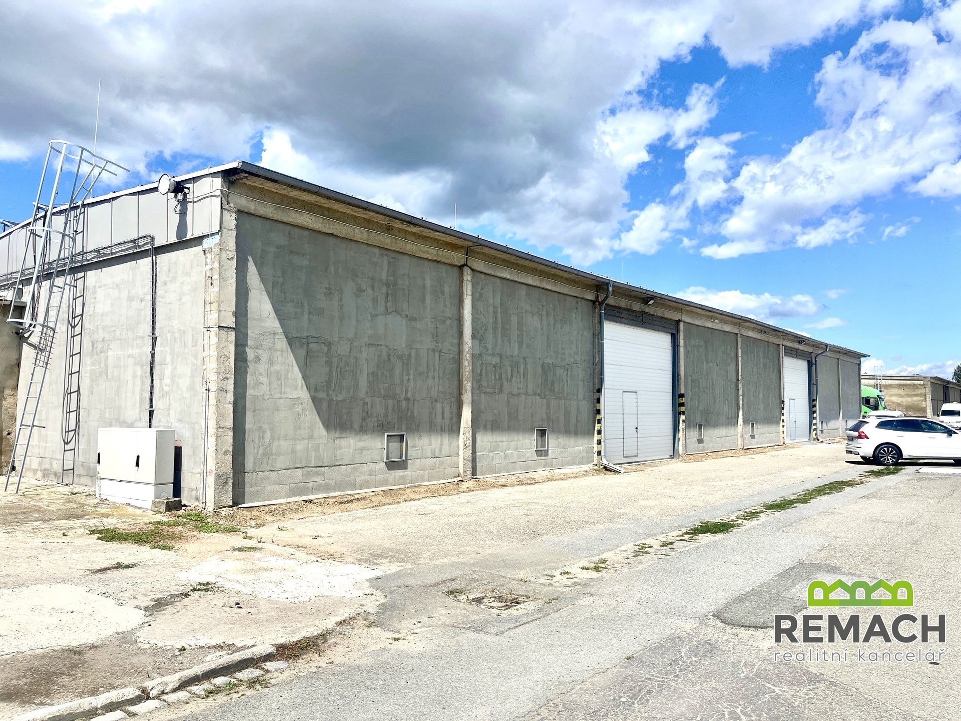 3CC5FAAC-9EF9-4768-BA2E-42F4B844779B_1_201_a