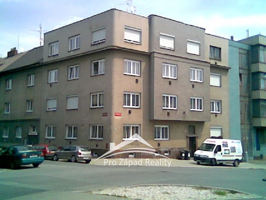 Dúm
