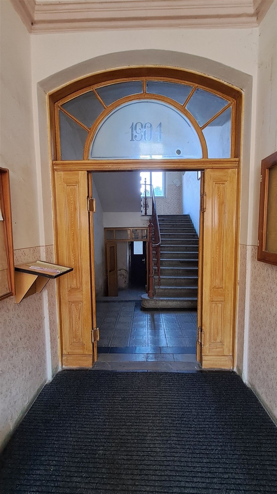 Vstupní chodba domu.