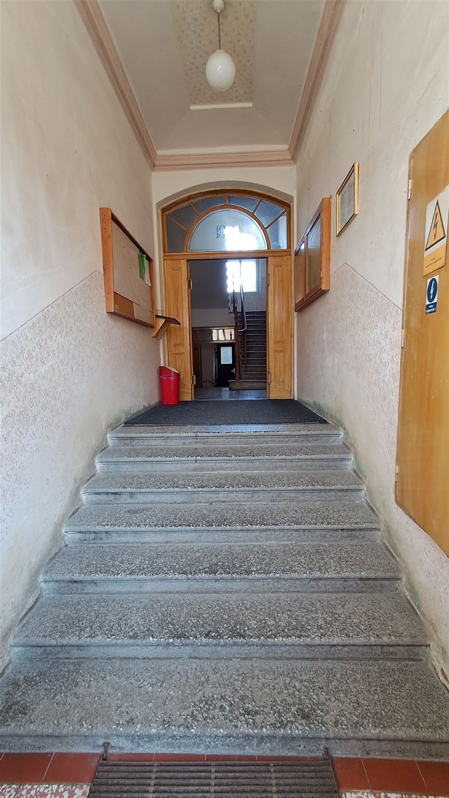 Vstupní chodba domu.