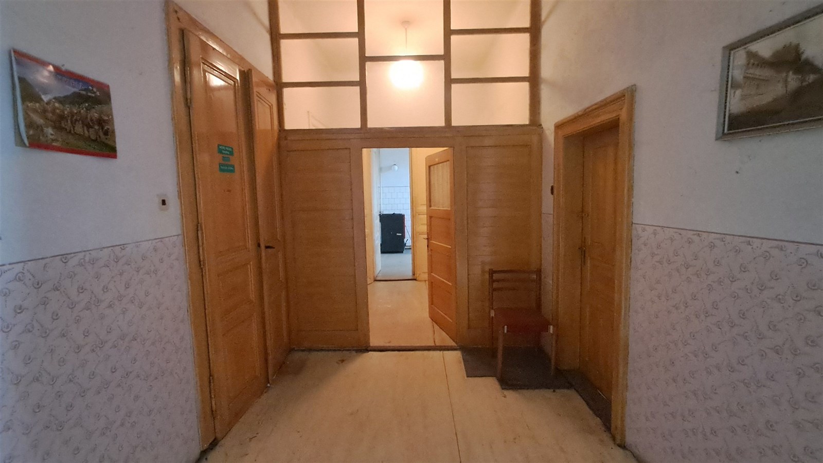 Vstupní chodba do bytu.