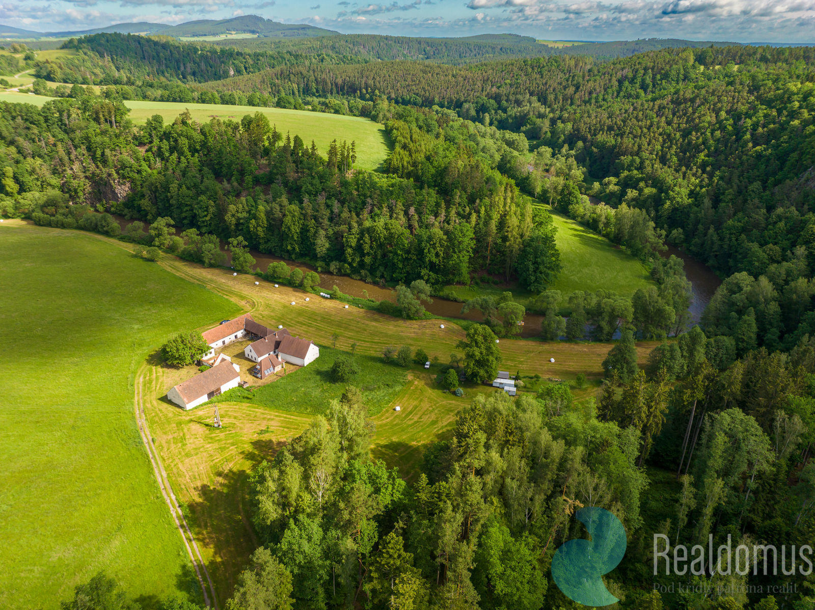 Prodej zemědělské usedlosti, 1 300 m² Dolní Třebonín (okres Český Krumlov), obrázek 4