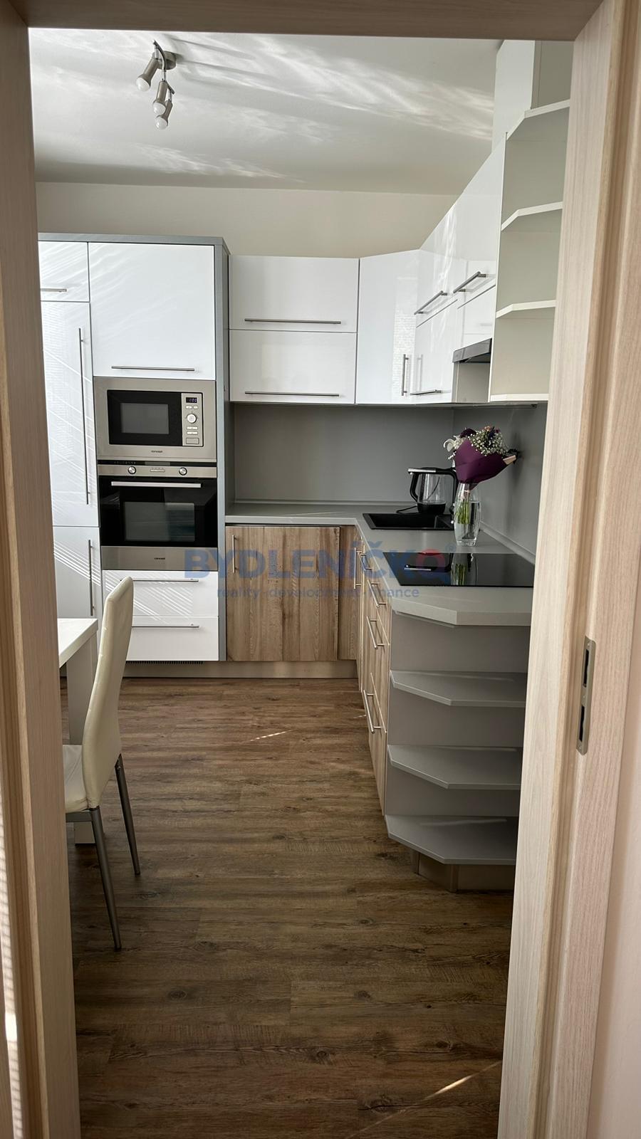 Pronájem kompletně vybaveného bytu 3+1, 67 m2, ul. Pekárenská, České Budějovice.jpg