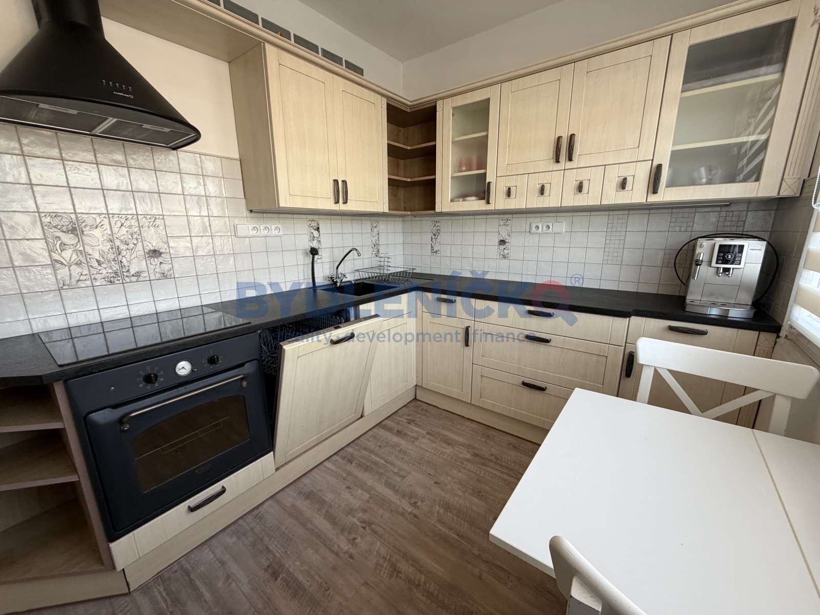 Pronájem vybaveného bytu 3+1, 85,4 m2, ul. Mánesov